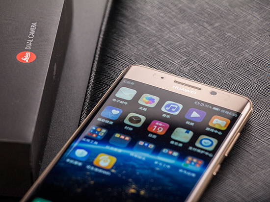 科客晚報：三星Note8全方位曝光，華為實力辟謠“手機監聽”