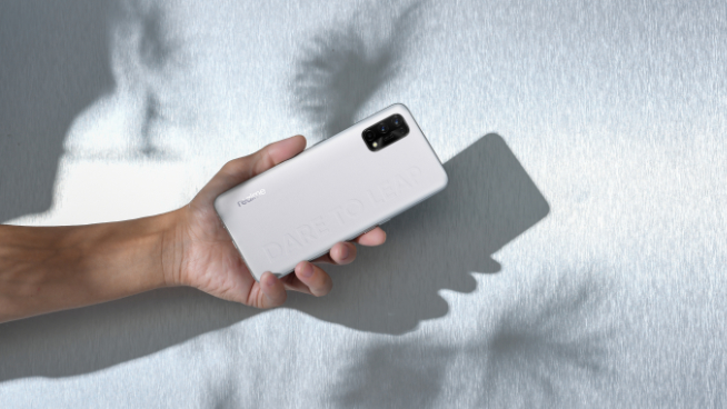 王炸出擊性價比夠頂！realme Q2系列定檔10月13日發(fā)布