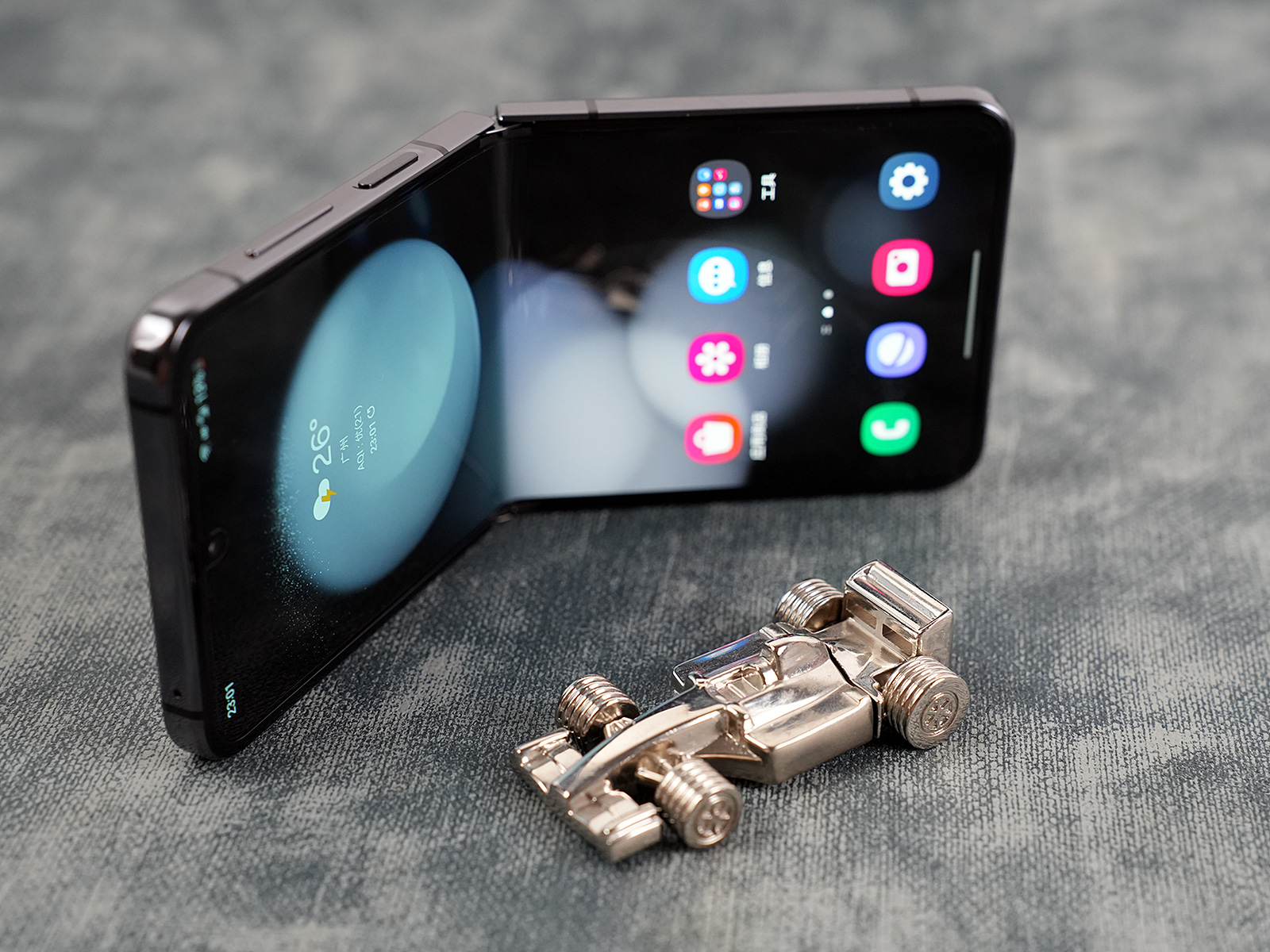 解鎖小折疊新魅力！三星Galaxy Z Flip5評測，主力機就現在